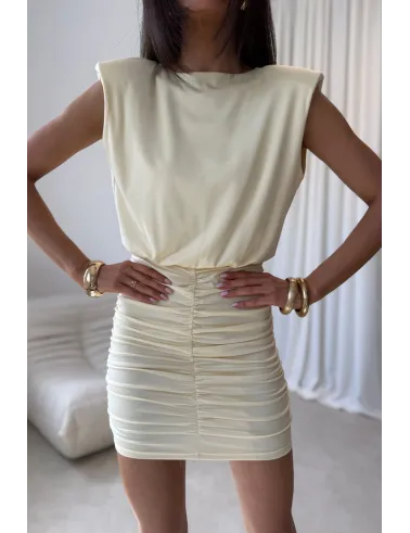 Yselle – mini sukienka z marszczeniem i odkrytymi plecami jasnożółta | Roco Fashion