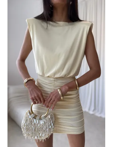 Yselle – Elegantes Minikleid mit Raffungen und tiefem Rückenausschnitt in Hellgelb | Roco Fashion
