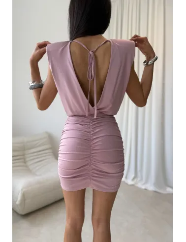 Yselle - mini sukienka z marszczeniem i odkrytymi plecami w kolorze ciemnego różu | Roco Fashion