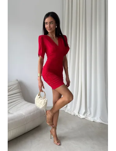 Novalie – Elegantes Minikleid mit Raffungen und kurzen Ärmeln in Rot| Roco Fashion
