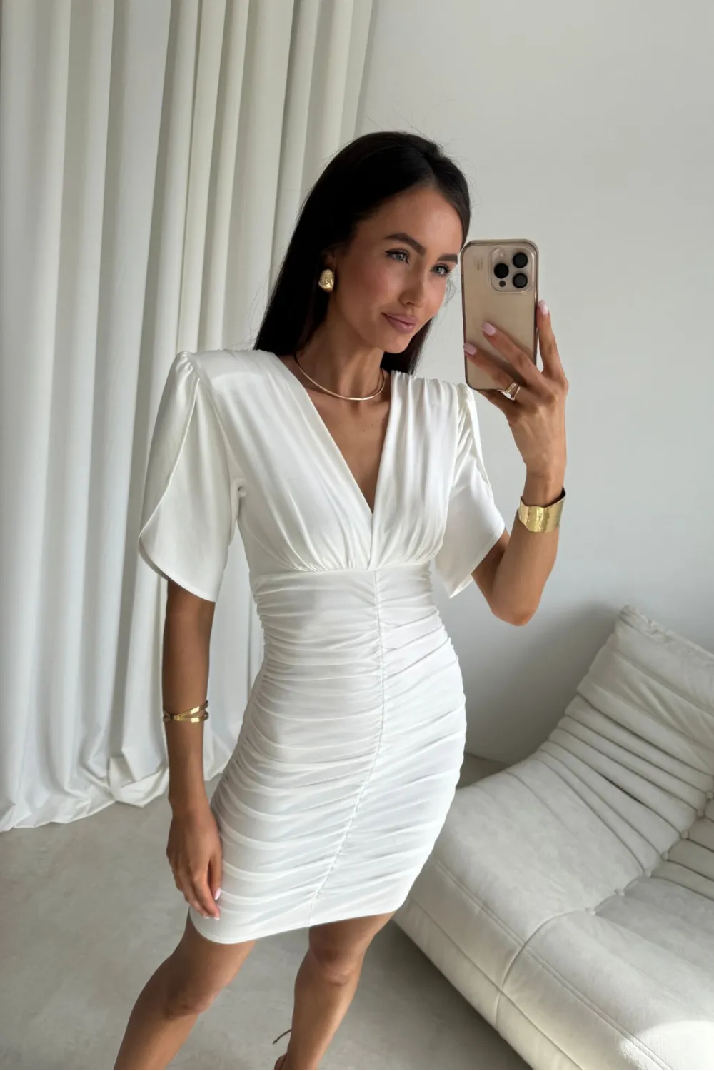 Novalie – Elegantes Minikleid mit Raffungen und kurzen Ärmeln in Ecru| Roco Fashion