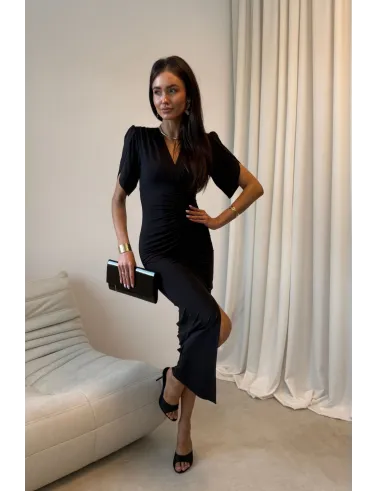 Melisandre - dopasowana sukienka midi z marszczeniem czarna| Roco Fashion