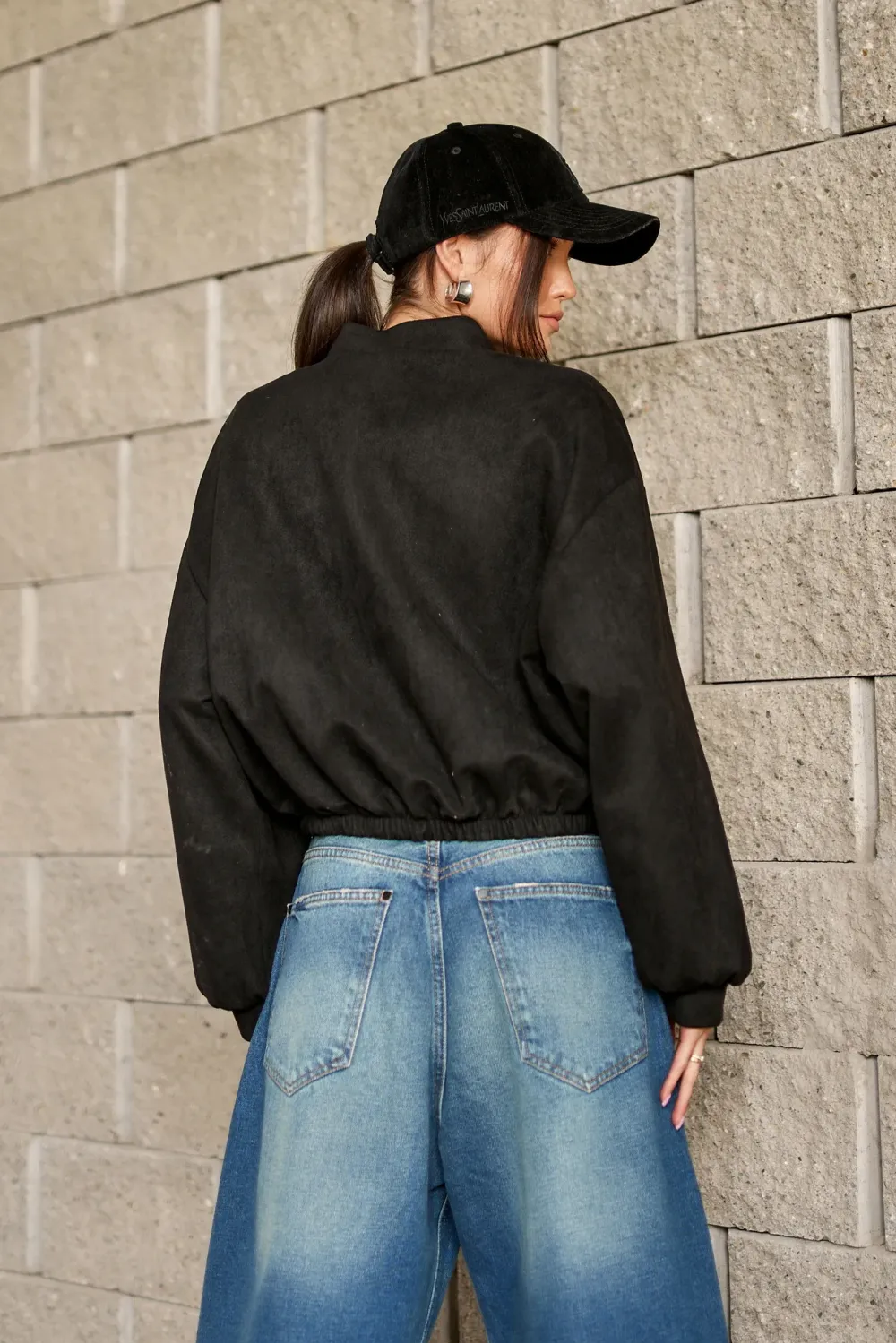 Vivara – schwarze Bomberjacke mit Reißverschluss | Roco Fashion Vivara – schwarze Bomberjacke mit Reißverschluss | Roco Fashion