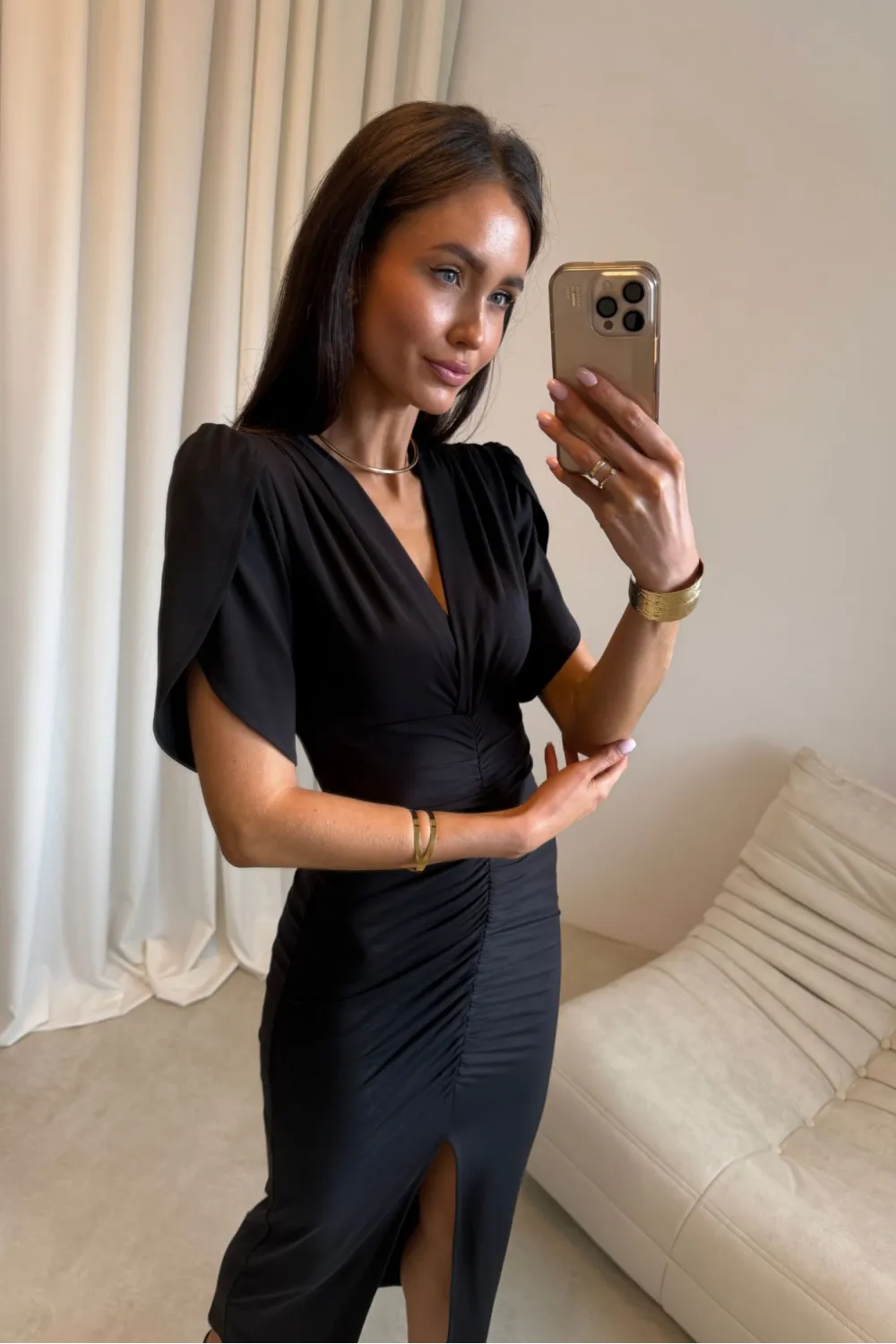 Melisandre - elegante Midikleid mit Raffungen in Schwarz| Roco Fashion