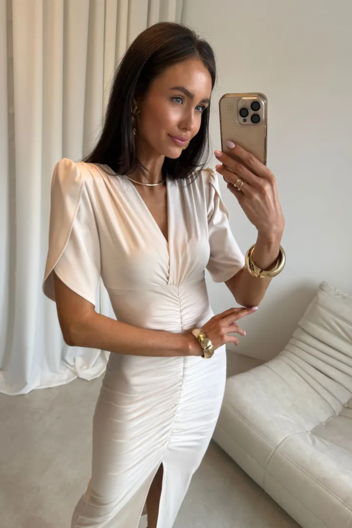 Melisandre - elegante Midikleid mit Raffungen in Vanille