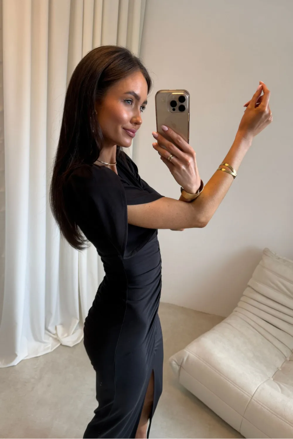 Melisandre - elegante Midikleid mit Raffungen in Schwarz| Roco Fashion