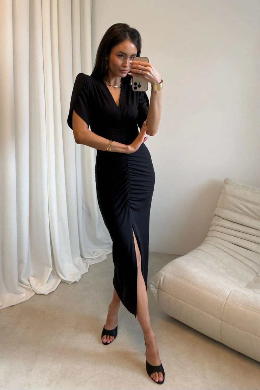 Melisandre - elegante Midikleid mit Raffungen in Schwarz| Roco Fashion