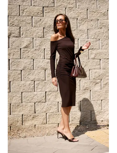 Noemi – dunkelbraunes Midikleid mit asymmetrischem Ausschnitt | Roco Fashion