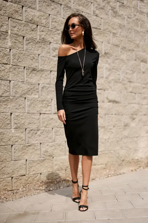 Noemi – czarna sukienka midi z asymetrycznym dekoltem | Roco Fashion