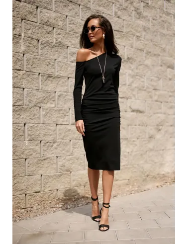 Noemi – czarna sukienka midi z asymetrycznym dekoltem | Roco Fashion