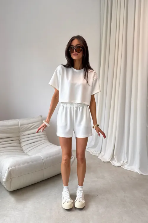 Virelia – Minimalistische Cropped Bluse im Modern Fit in Ecru| Roco Fashion