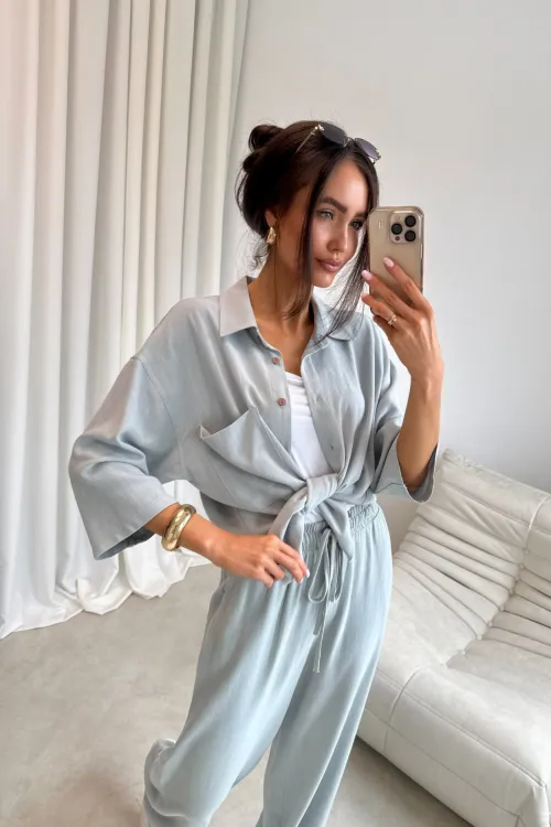 Rosalise – Luftige Hemdbluse mit Brusttasche in Mint| Roco Fashion