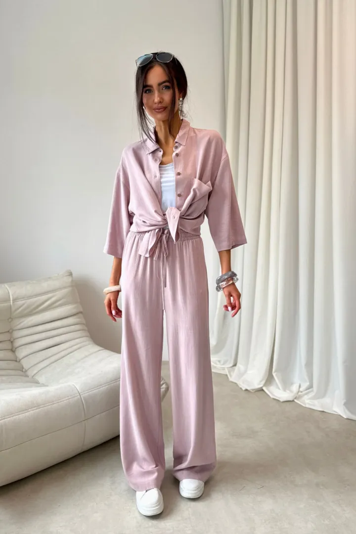 Rosalise - Luftige Hemdbluse mit Brusttasche in Rosa