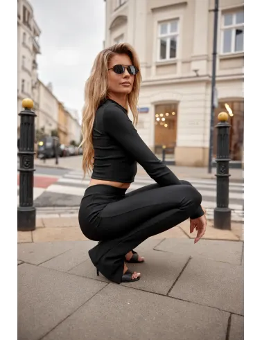Rina – czarne legginsy z rozcięciem u dołu | Roco Fashion