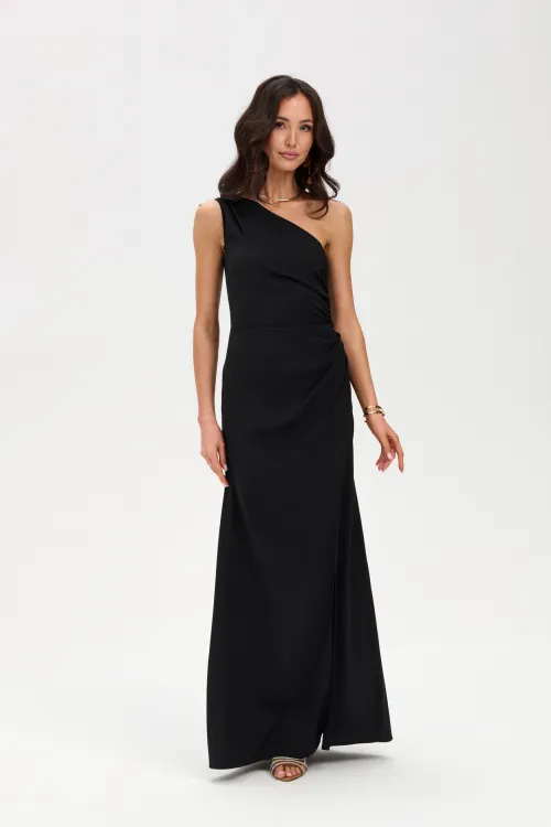 Selisse – Asymmetrisches Maxikleid mit Raffungen und Beinschlitz in Schwarz| Roco Fashion