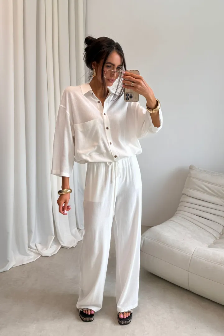 Malmo – Weite Hose mit Bindegürtel und elastischem Bund in Ecru| Roco Fashion