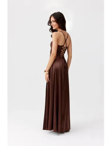 Serena – braunes Satinkleid Maxi mit Taillengummi | Roco Fashion