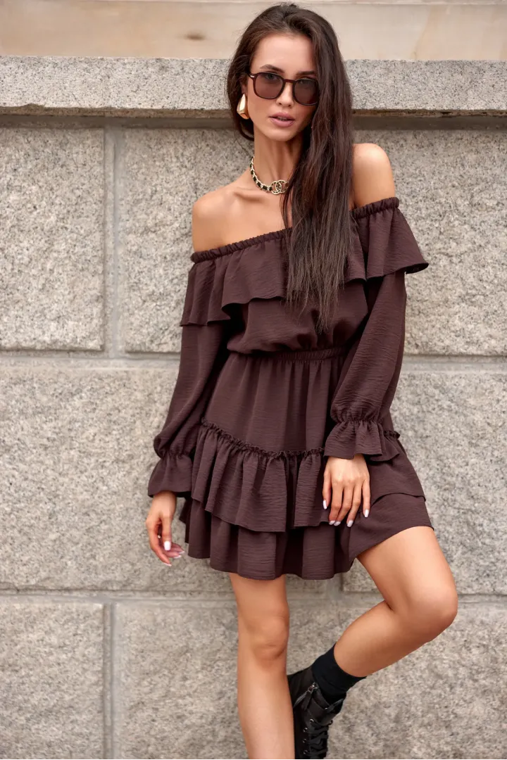 Morella – dunkelbraunes Minikleid im Carmenstil mit Gummiband