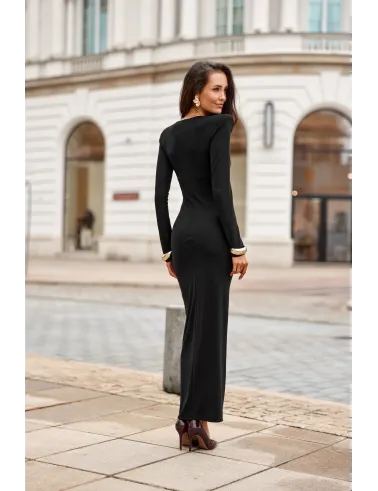 Eloria – czarna długa sukienka z marszczeniem i rozcięciem | Roco Fashion