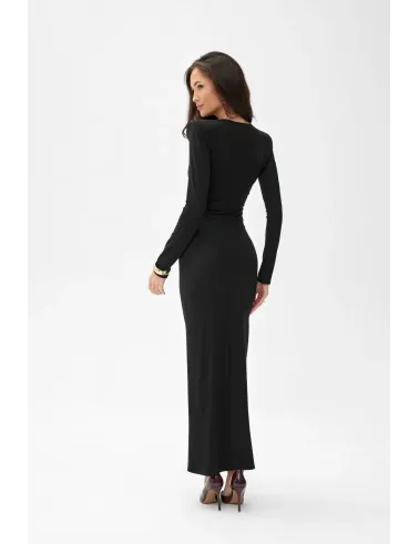 Eloria – czarna długa sukienka z marszczeniem i rozcięciem | Roco Fashion
