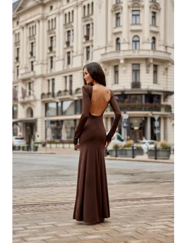 Braunes Maxikleid Veloria mit Rückenausschnitt – Roco Fashion