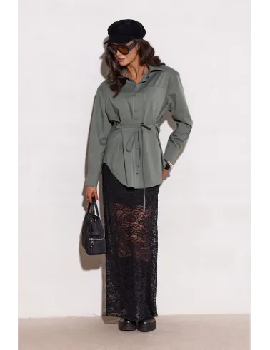 Livia – koszula khaki wiązana w talii o przedłużonym kroju | Roco Fashion