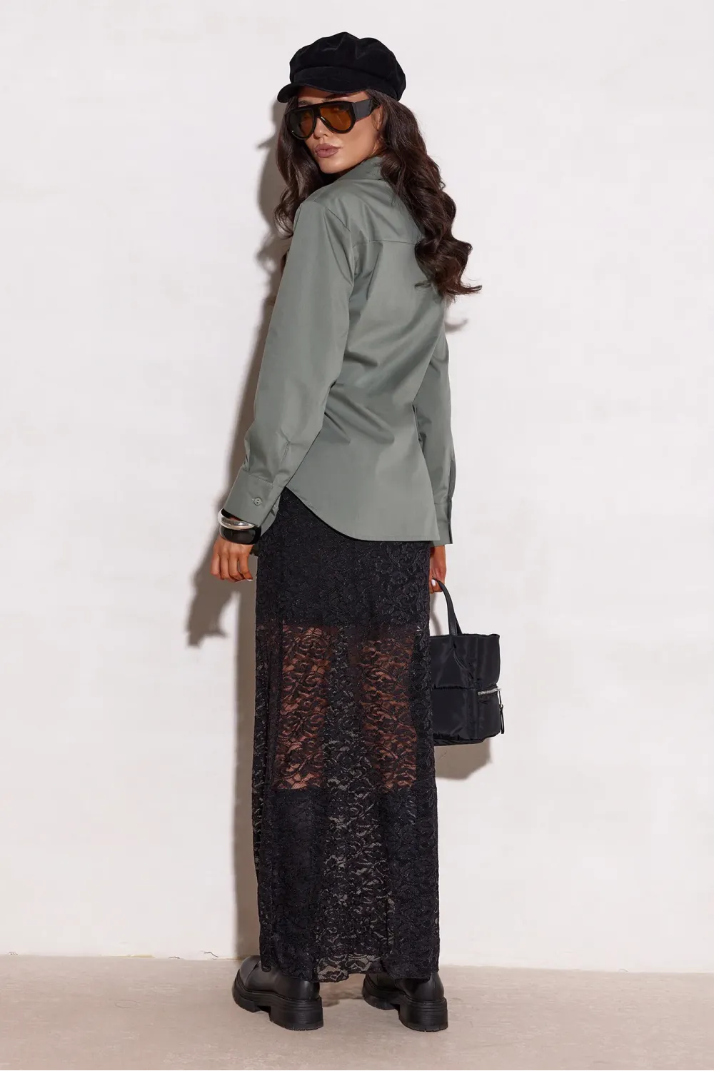 Livia – taillierte Long-Bluse mit Bindegürtel in Khaki | Roco Fashion