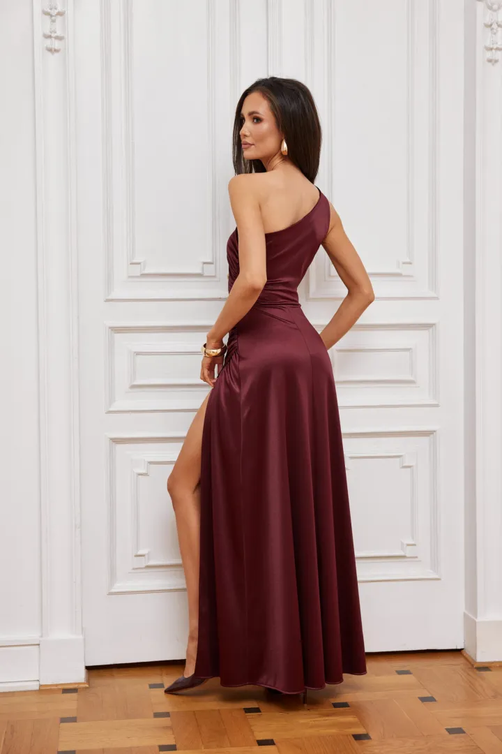 Inez - elegantes One-Shoulder Maxikleid mit Schlitz in Burgunderrot
