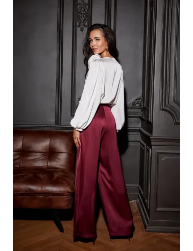 Elsa – elegante Wide-Leg Hose mit edlem Satin-Finish in Burgunderrot | Roco Fashion
