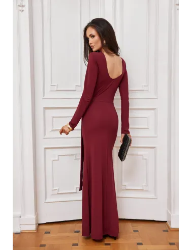Serenya - elegantes Maxikleid mit Rückenausschnitt und Taillenband in Burgunderrot | Roco Fashion